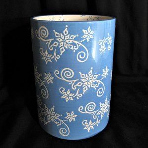 TEMP-TATIONS 6X4"  VASE BLU LACE VERY PRETTY